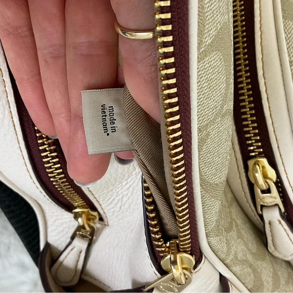 Coach Court In Signature Coated Canvas With Tiger Adjustable Straps Backpack
